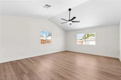 1921 Manhattan Drive Primary Bedroom
