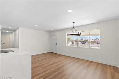 1921 Manhattan Drive Dining Area