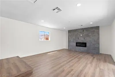 1921 Manhattan Drive Living Room