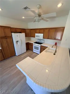4208 Autumndale Avenue Kitchen