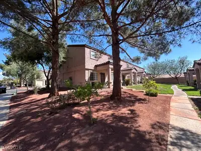2501 Sierra Luna Avenue 102 Front of Structure