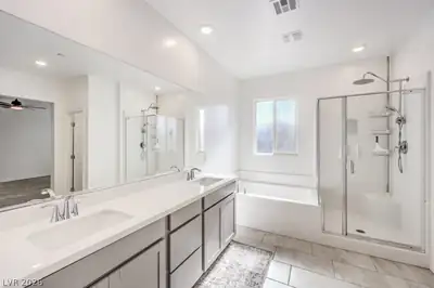 1350 Ossa Street Primary Bathroom