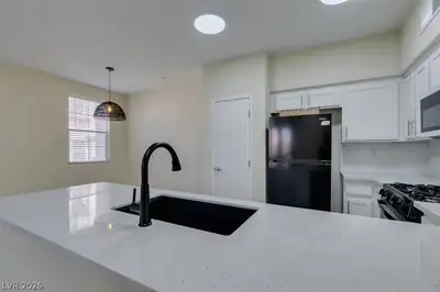 50 Aura De Blanco Street 3104 Kitchen
