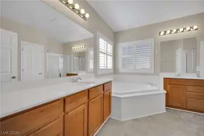 823 Paseo Cerro Place, Las Vegas, NV 89138 Primary Bathroom