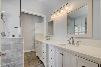 5551 Tahoe Meadows Court Primary Bathroom