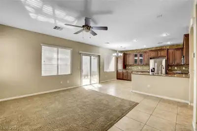 9353 Black Wolf Avenue Living Room
