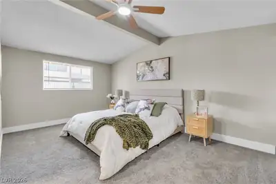 5617 Idle Avenue Bedroom