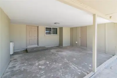 5617 Idle Avenue Garage
