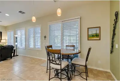 8125 Soledad Canyon Street Dining Area