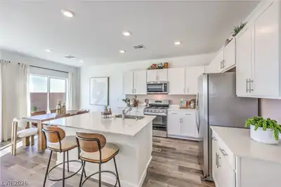904 Alethea River Avenue Kitchen