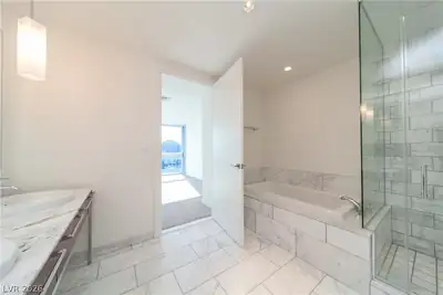 4471 Dean Martin Drive 4002 Primary Bathroom