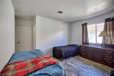 5906 Commodore Cove Drive Bedroom