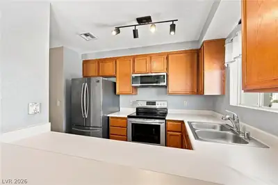 2200 Highpointe Drive 202 Kitchen