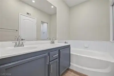 1500 Truett Street 202 Primary Bathroom