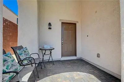 9882 Bangalore Court Entry