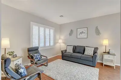 1438 Summer Glow Avenue Living Room