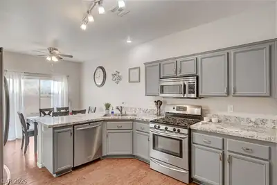 1438 Summer Glow Avenue Kitchen