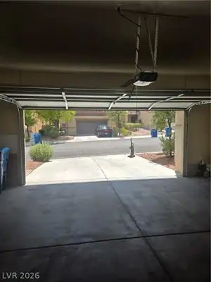 11232 Woodland Violet Avenue Garage