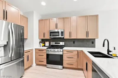 232 Friendly Court Kitchen