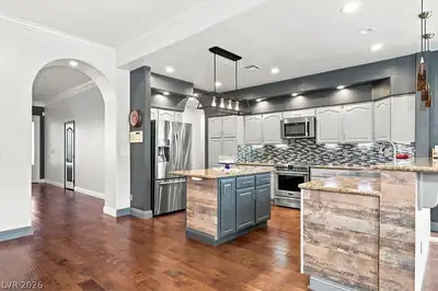 7075 North Jensen Street Kitchen