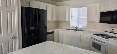 1452 Padbury Court 102 Kitchen