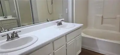 1452 Padbury Court 102 Primary Bathroom