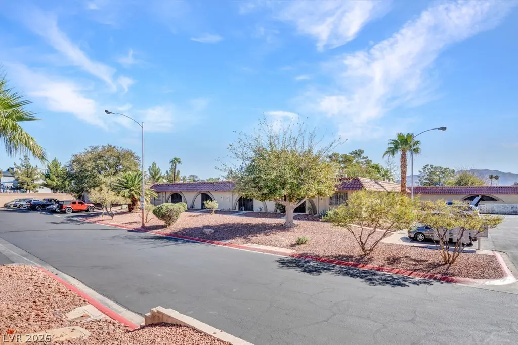 833 Hedge Way 6, Las Vegas, NV 89110