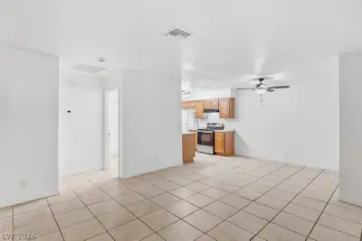833 Hedge Way 6, Las Vegas, NV 89110 Living Room