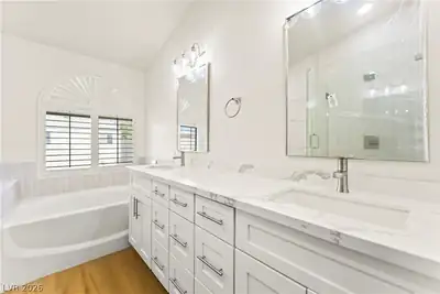 4330 Cobblehill Way Primary Bathroom