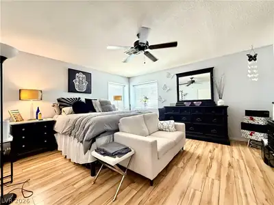 2305 Loggerhead Road Bedroom