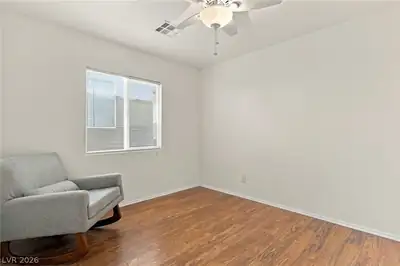 9104 Silk Threads Avenue Bedroom
