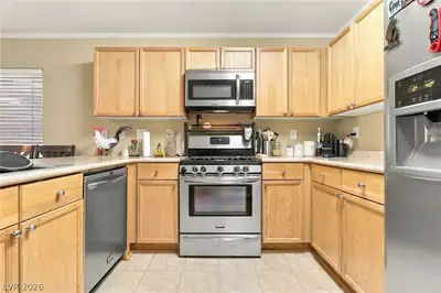 9104 Silk Threads Avenue Kitchen