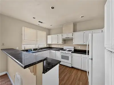 6664 Goldencreek Way Kitchen