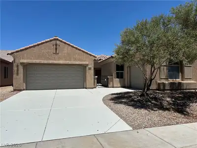 5728 Flying Birdie Avenue Las Vegas, NV 89122