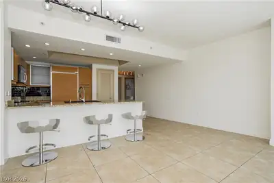 222 Karen Avenue 2301 Dining Area