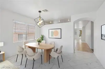 10669 Oak Crest Avenue Dining Area
