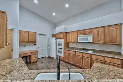 9693 Dancing Pond Way, Las Vegas, NV 89178 Kitchen