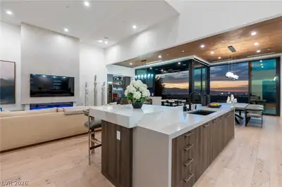 651 Overlook Rim Drive Kitchen