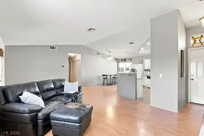 5293 Mineral Lake Drive Living Room