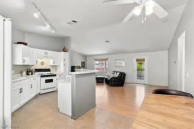 5293 Mineral Lake Drive Kitchen