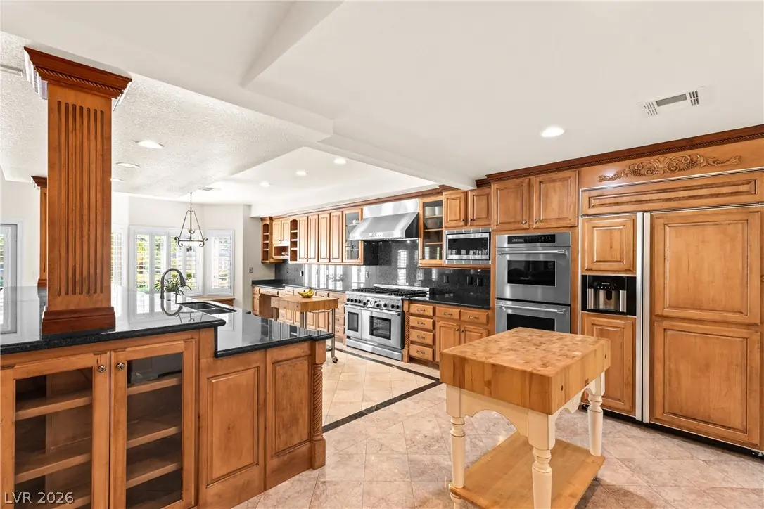 8821 Sandspring Drive