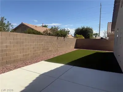 1408 Hometown Avenue Yard