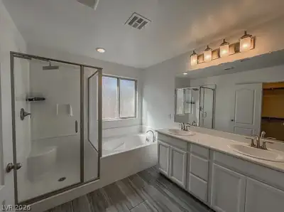 10757 Casco Bay Street, Las Vegas, NV 89179 Primary Bathroom