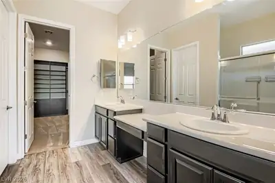 647 Longfeather Street Primary Bathroom