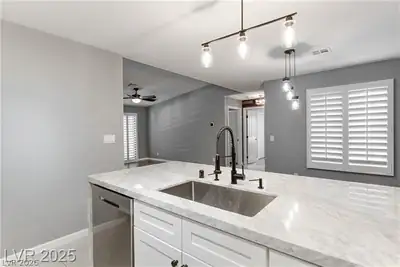 2629 South Durango Drive 202, Las Vegas, NV 89117 Kitchen