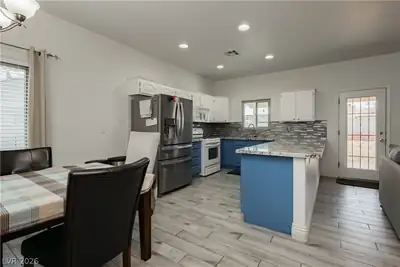 233 Albany Way Kitchen