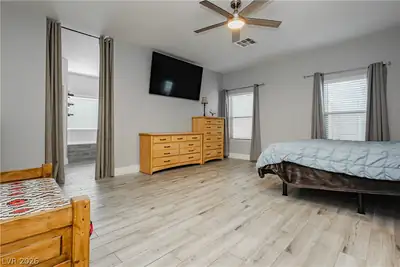 233 Albany Way Primary Bedroom