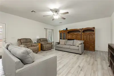 233 Albany Way Living Room