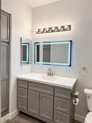 9580 West Reno Avenue 187 Bathroom