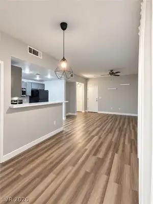 9580 West Reno Avenue 187 Living Room
